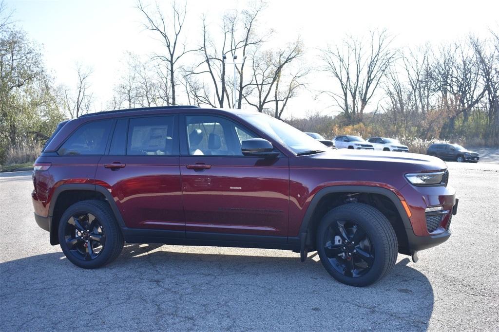 new 2025 Jeep Grand Cherokee car, priced at $47,737