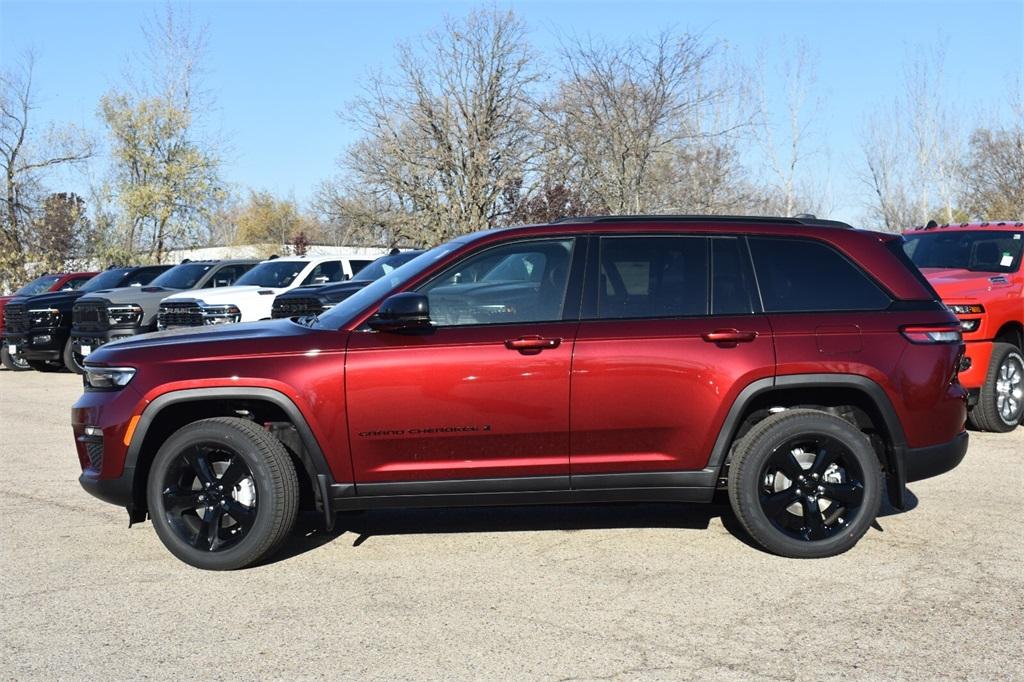 new 2025 Jeep Grand Cherokee car, priced at $47,737