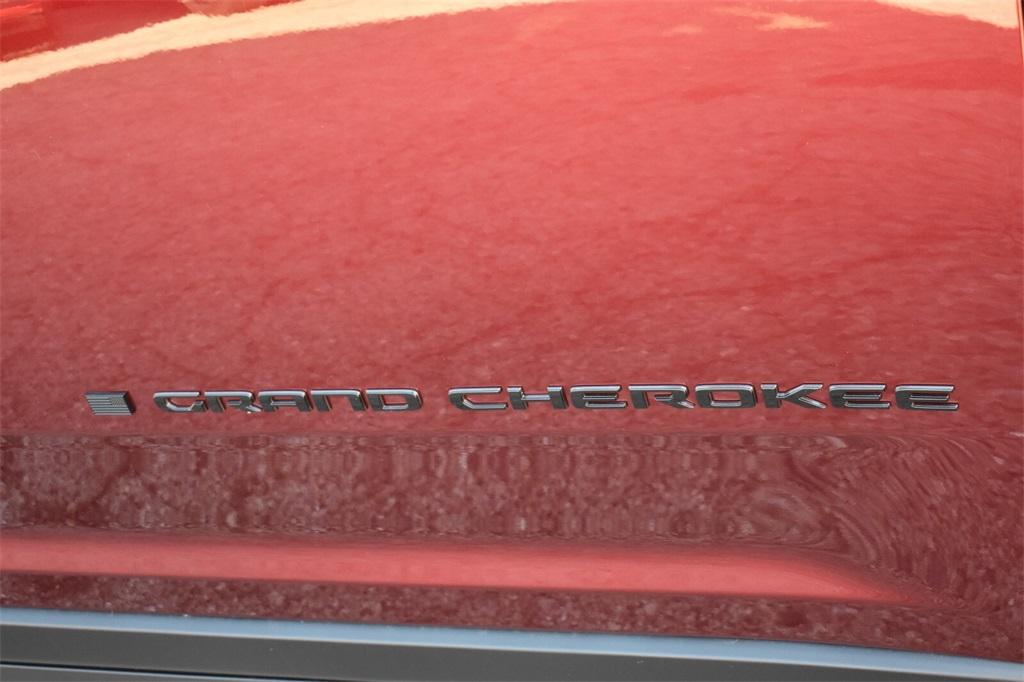 new 2025 Jeep Grand Cherokee car, priced at $47,737