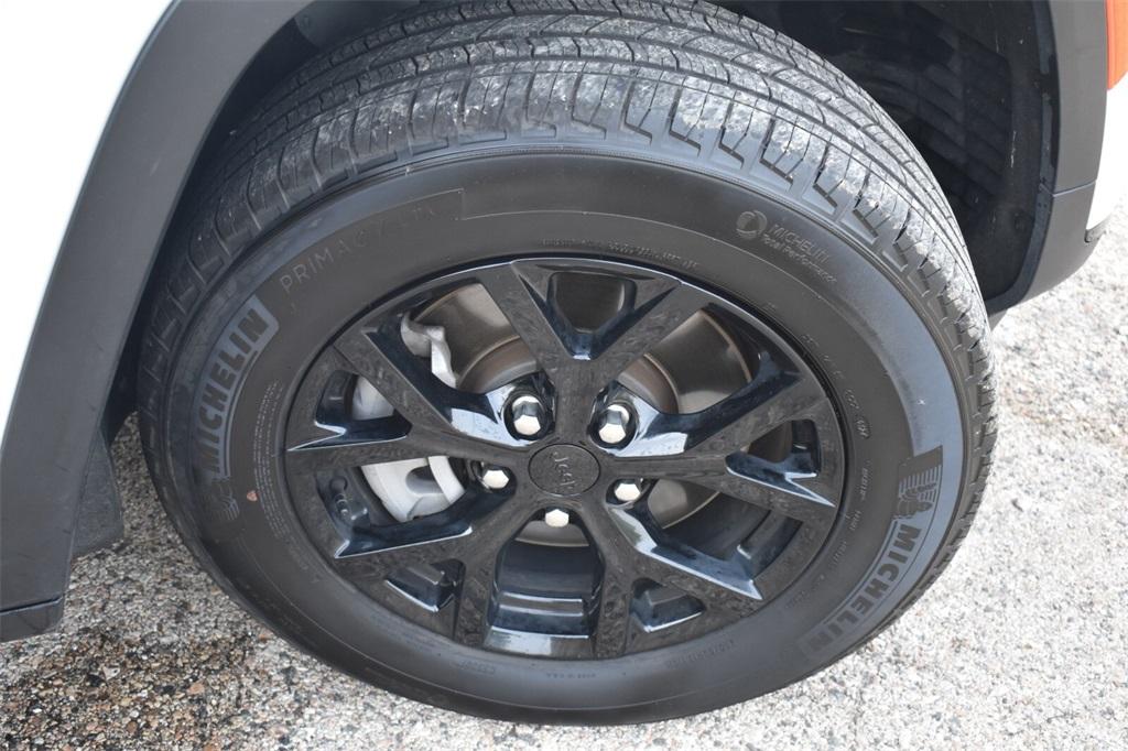 used 2024 Jeep Grand Cherokee L car, priced at $27,277