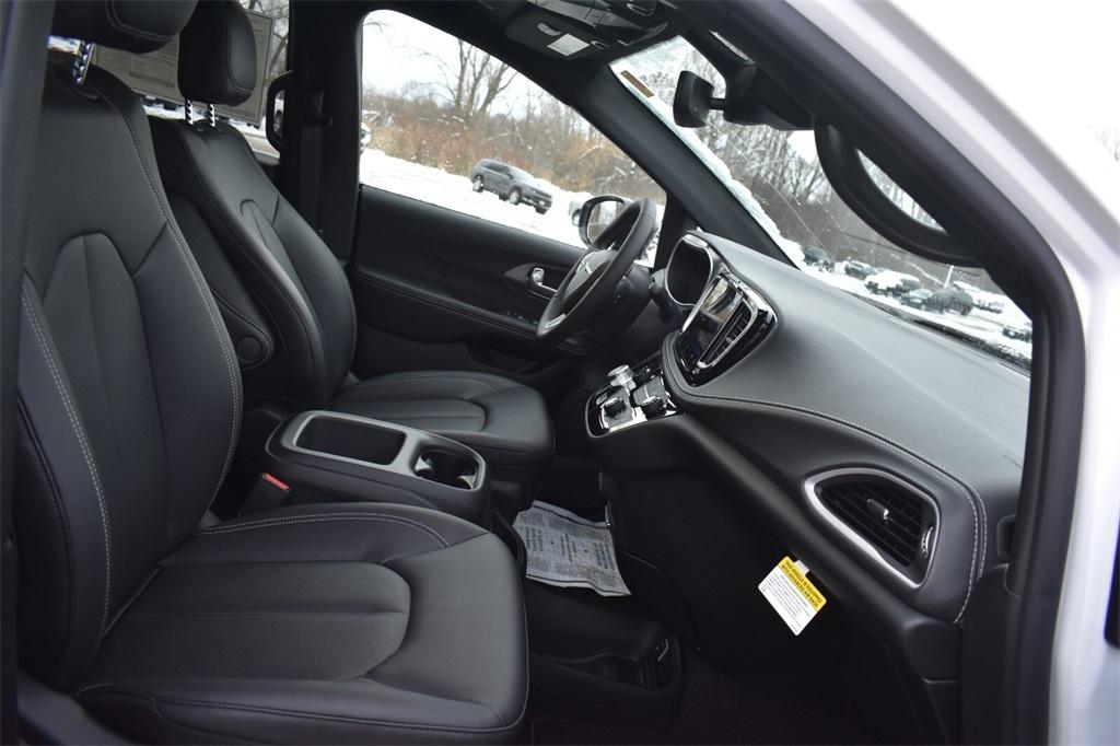 new 2026 Chrysler Pacifica car, priced at $41,865