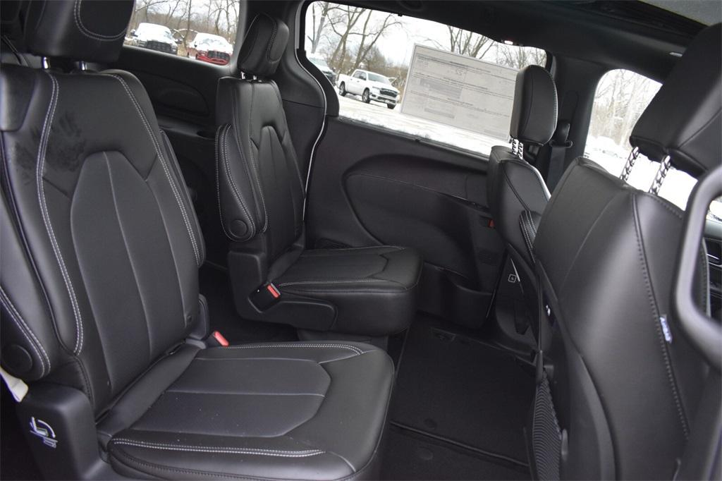 new 2026 Chrysler Pacifica car, priced at $41,865