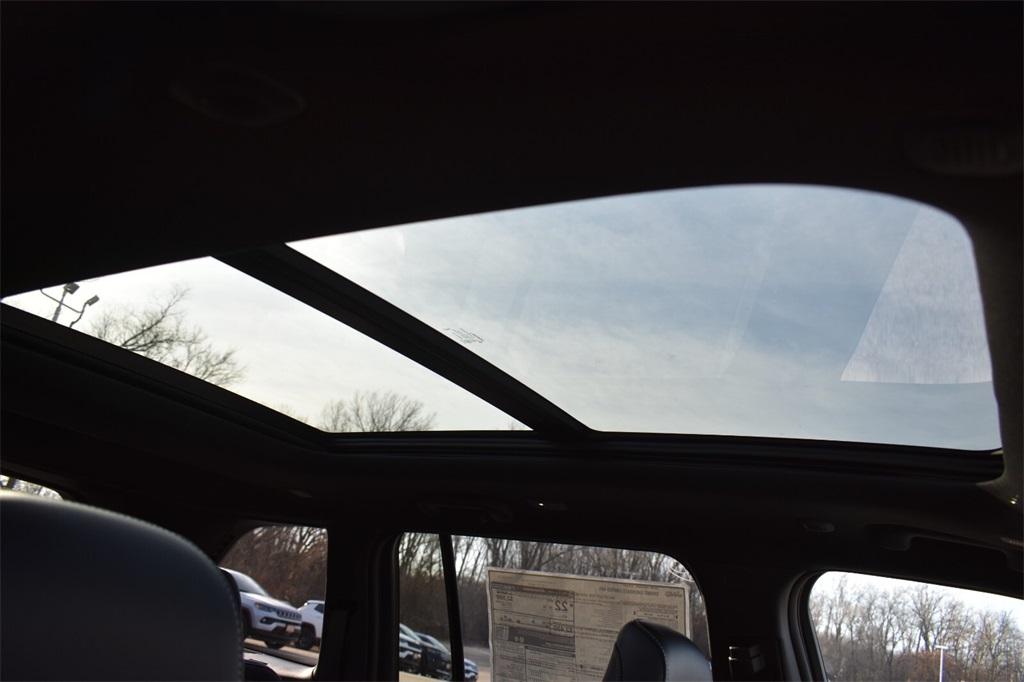 new 2025 Jeep Grand Cherokee car, priced at $44,495