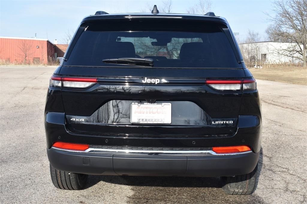 new 2025 Jeep Grand Cherokee car, priced at $44,495
