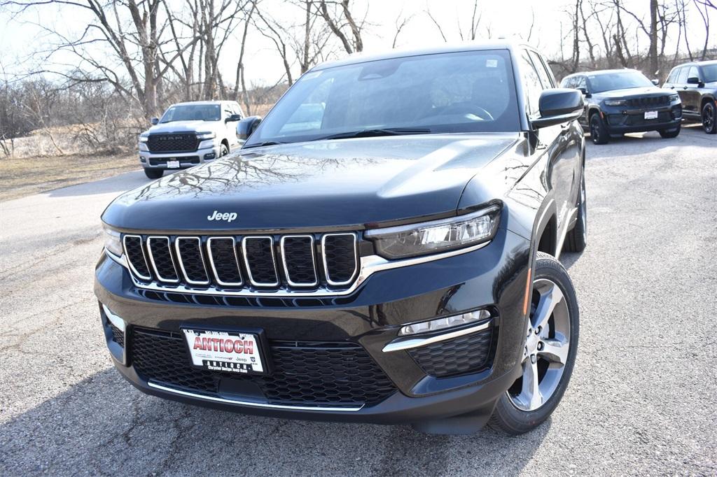 new 2025 Jeep Grand Cherokee car, priced at $44,495