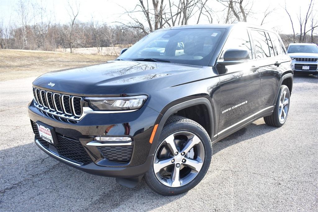 new 2025 Jeep Grand Cherokee car, priced at $44,495