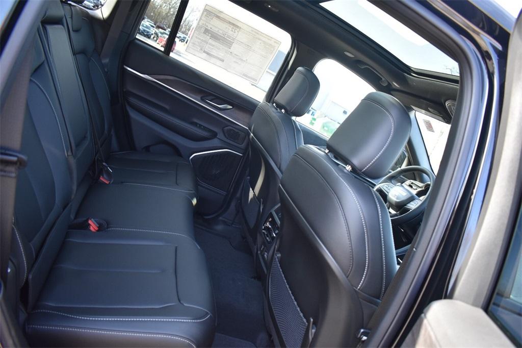 new 2025 Jeep Grand Cherokee car, priced at $44,495