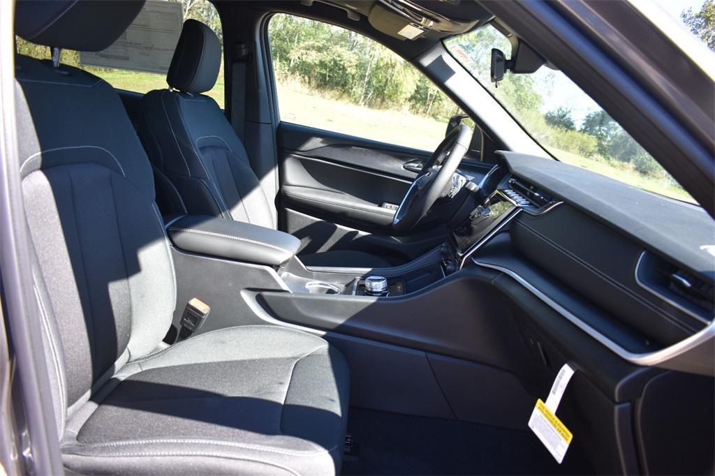 new 2025 Jeep Grand Cherokee L car, priced at $35,995