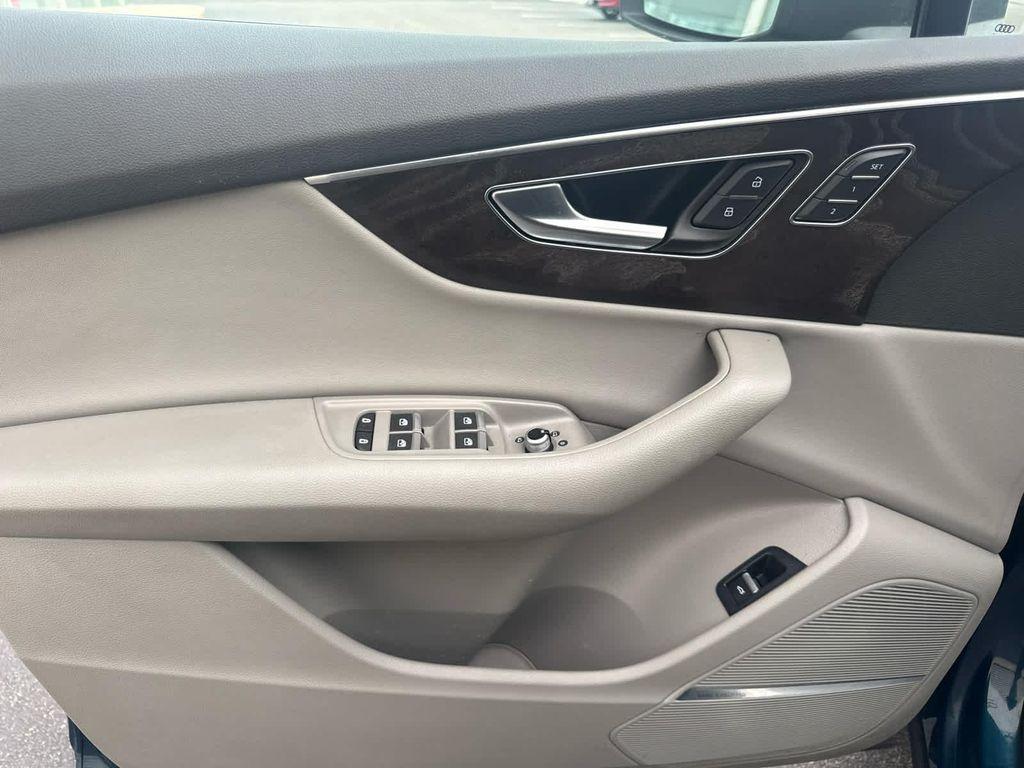 used 2022 Audi Q7 car, priced at $36,475