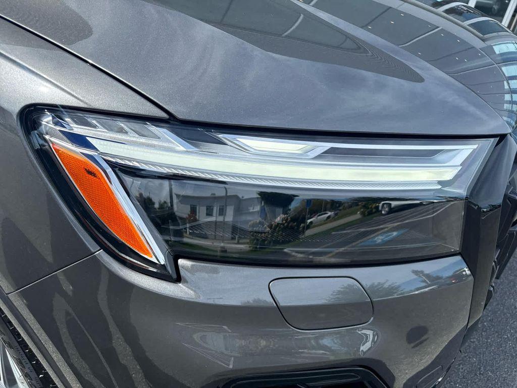 new 2026 Audi Q7 car, priced at $73,895