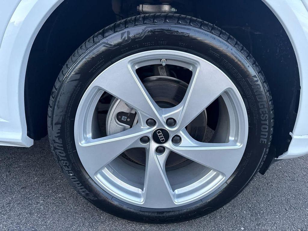 new 2025 Audi Q5 car, priced at $59,980