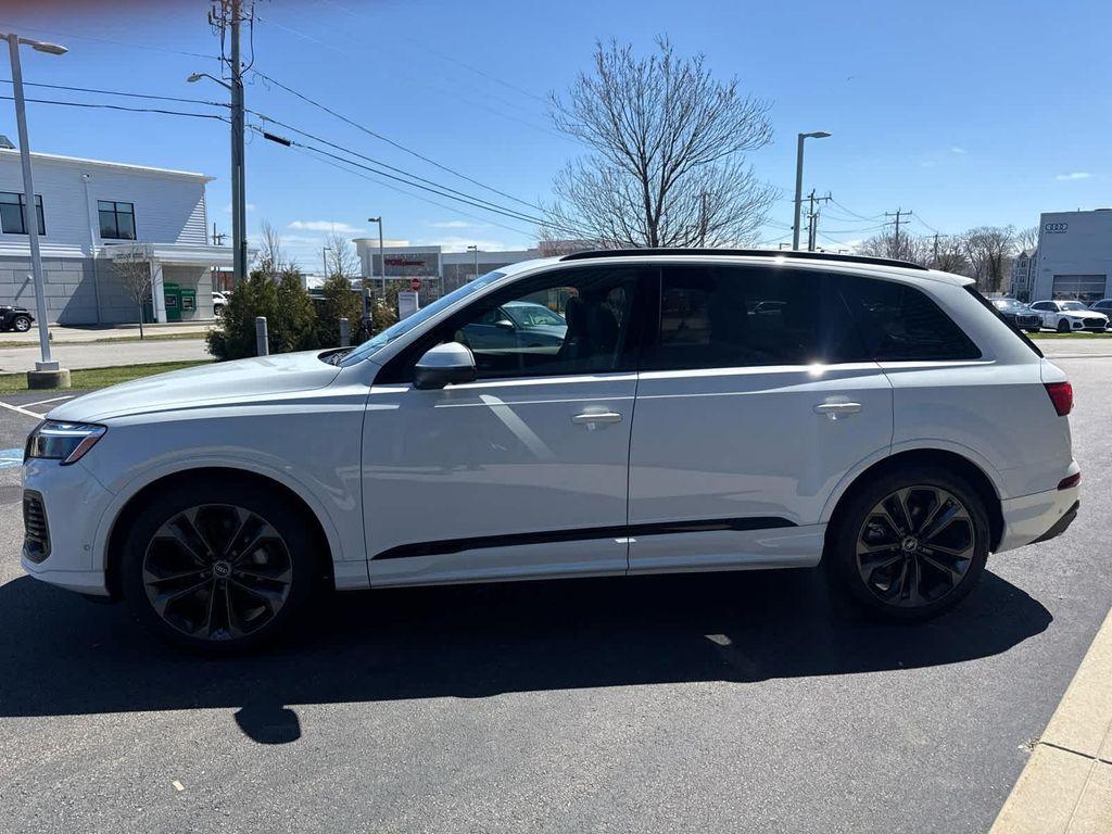 new 2026 Audi Q7 car, priced at $78,295