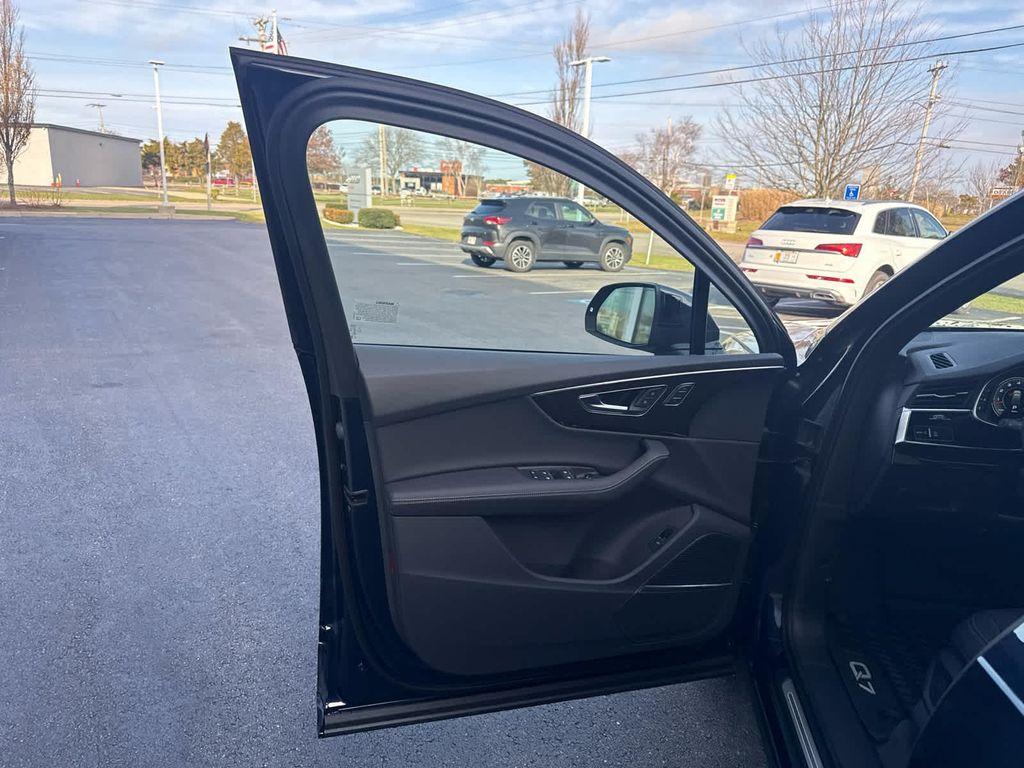 new 2026 Audi Q7 car, priced at $79,155