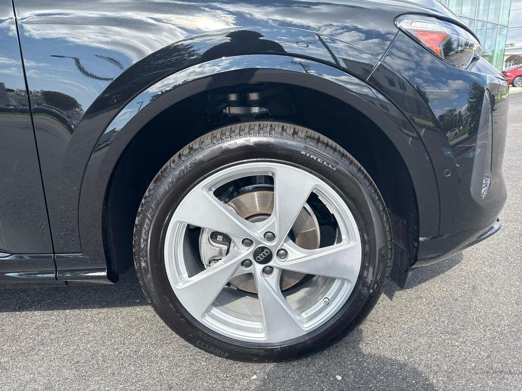 new 2025 Audi Q5 car, priced at $62,080
