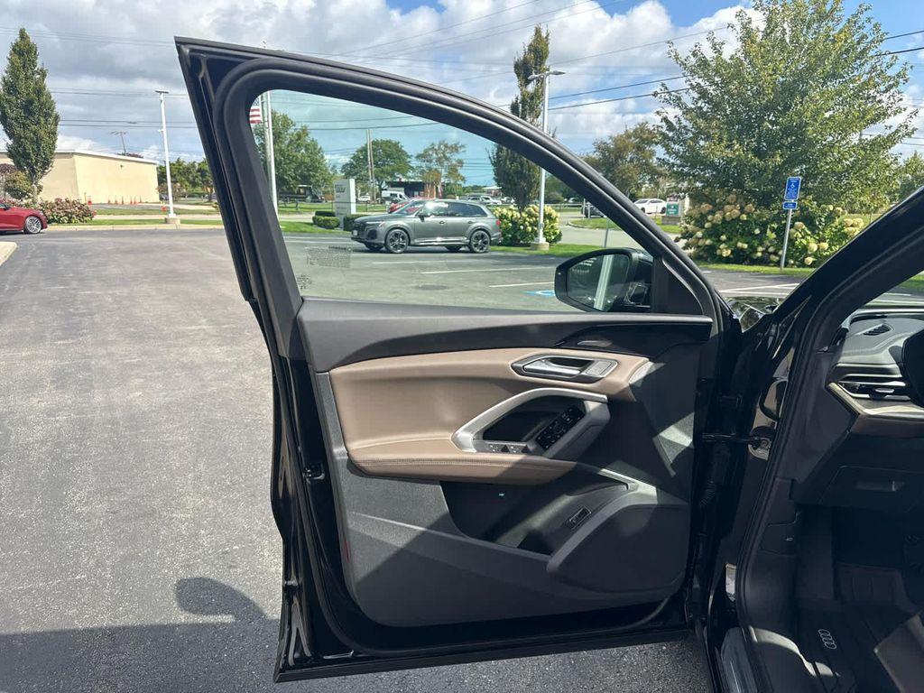 new 2025 Audi Q5 car, priced at $62,080