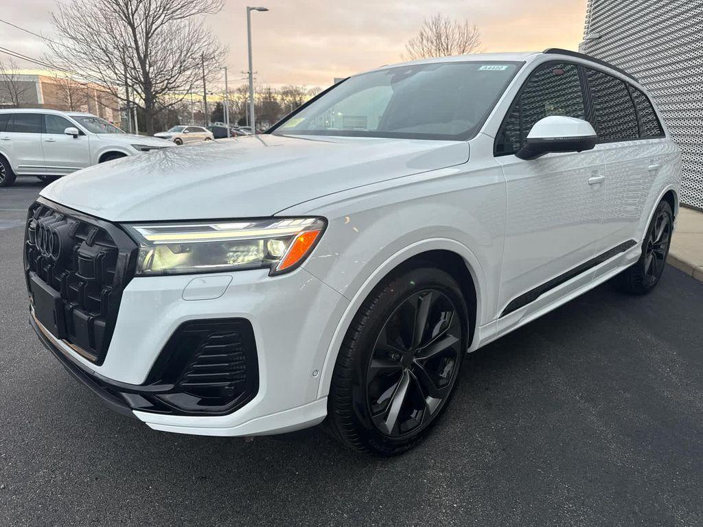new 2026 Audi Q7 car, priced at $78,445