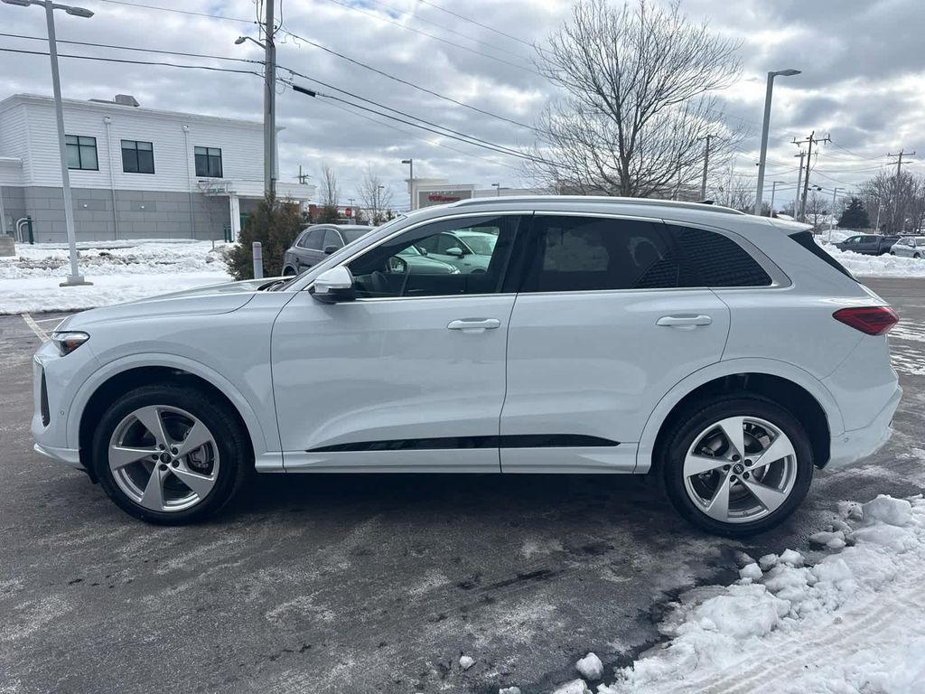 new 2025 Audi Q5 car, priced at $59,980