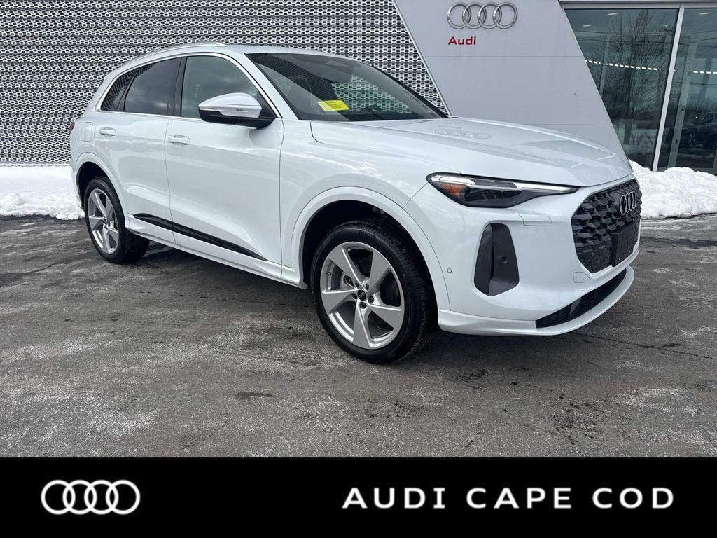 new 2025 Audi Q5 car, priced at $59,980