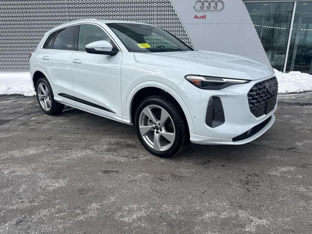 new 2025 Audi Q5 car, priced at $59,980