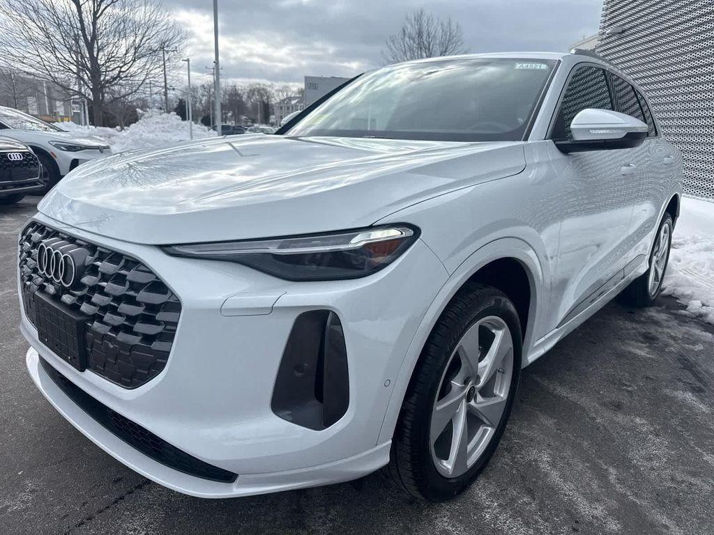 new 2025 Audi Q5 car, priced at $59,980
