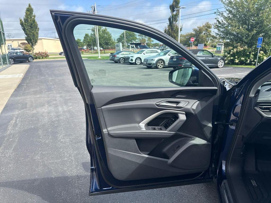 new 2025 Audi Q5 car, priced at $62,080