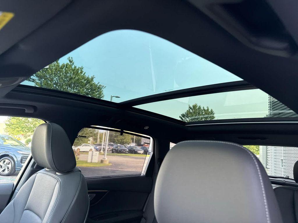 new 2025 Audi Q7 car, priced at $76,480