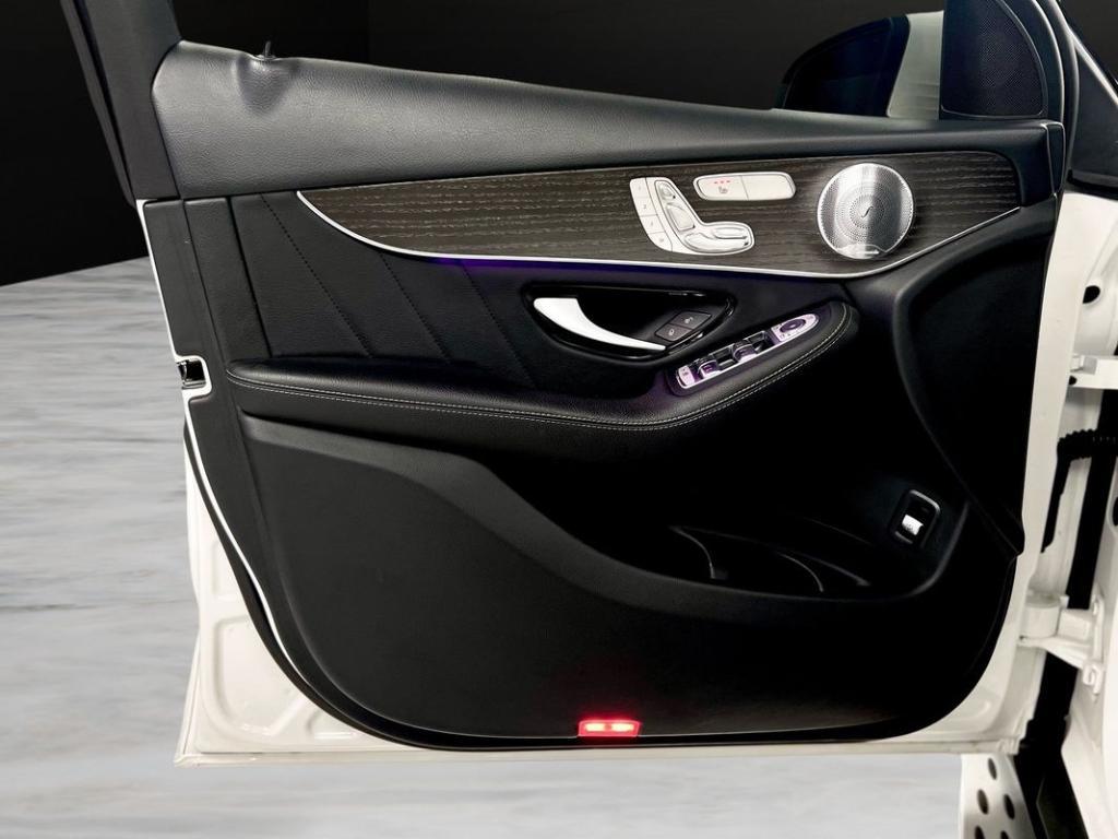 Mercedes-Benz GLC view 38