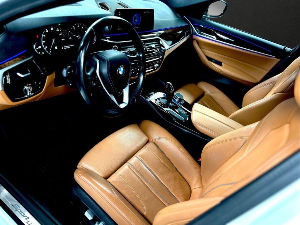 BMW 5 Series view 17