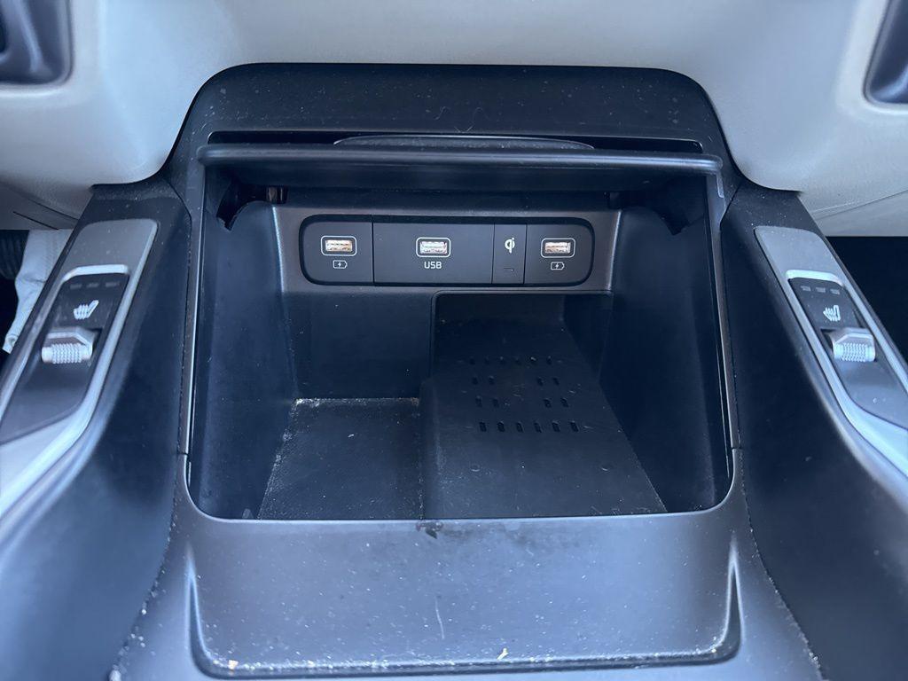 used 2023 Kia Sorento Hybrid car, priced at $31,437
