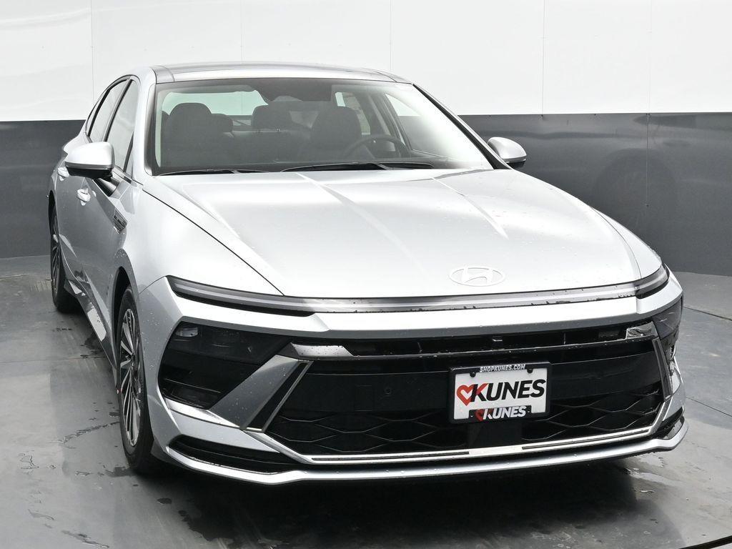 new 2025 Hyundai Sonata Hybrid car, priced at $33,537