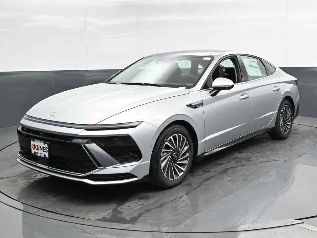 new 2025 Hyundai Sonata Hybrid car, priced at $33,537