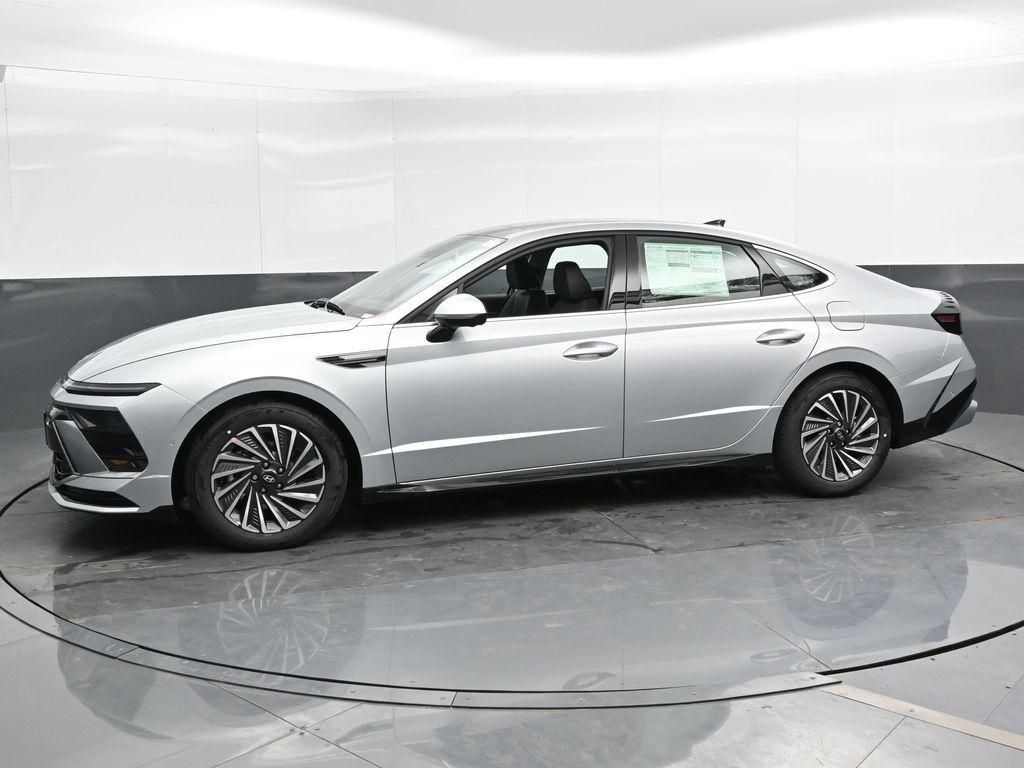 new 2025 Hyundai Sonata Hybrid car, priced at $33,537