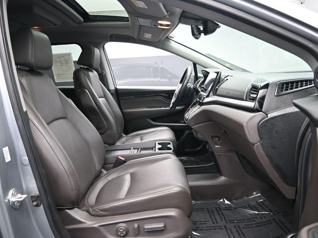 2024 Silver Honda Odyssey