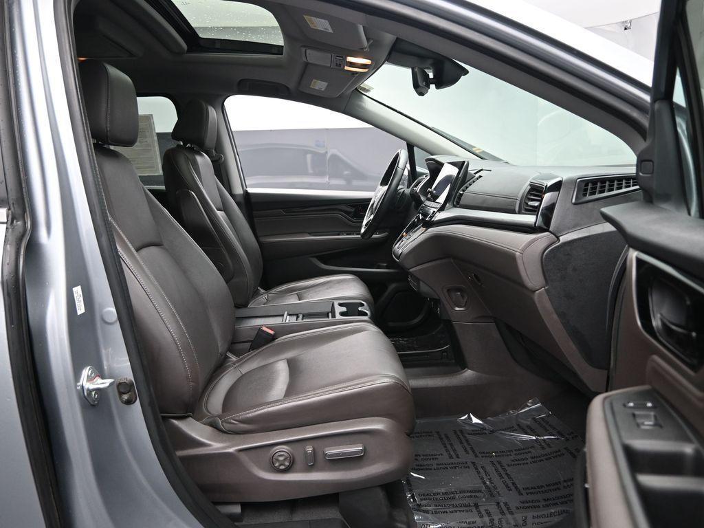 2024 Silver Honda Odyssey