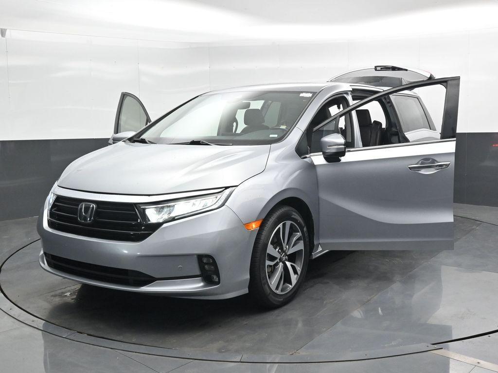 2024 Silver Honda Odyssey