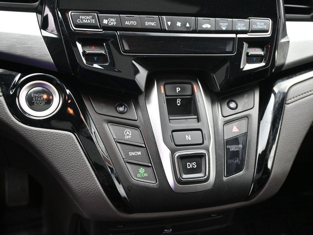 2024 Silver Honda Odyssey