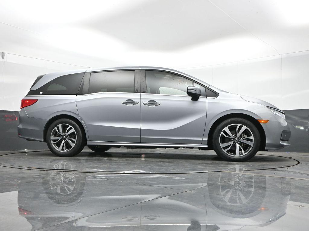 2024 Silver Honda Odyssey