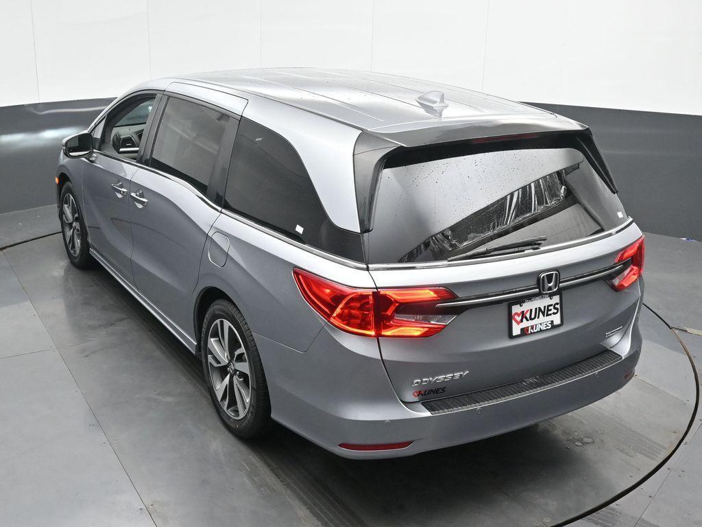 2024 Silver Honda Odyssey