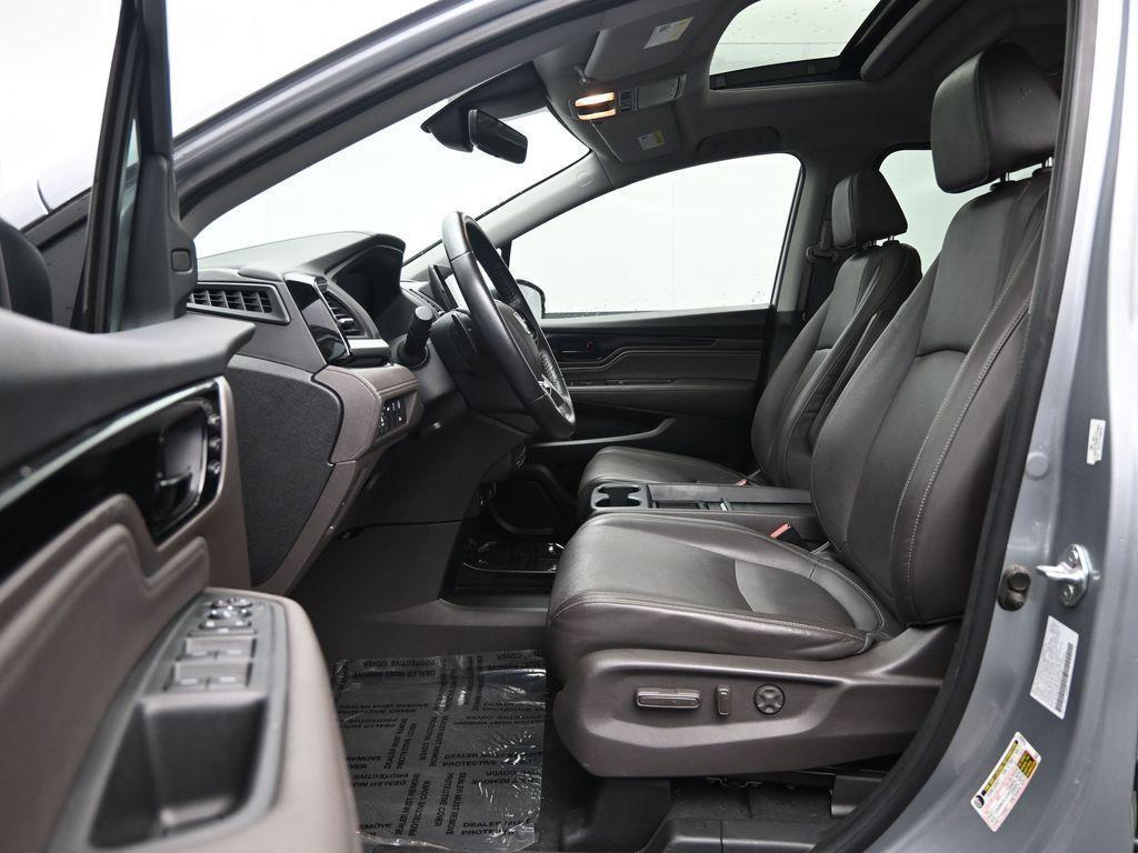 2024 Silver Honda Odyssey