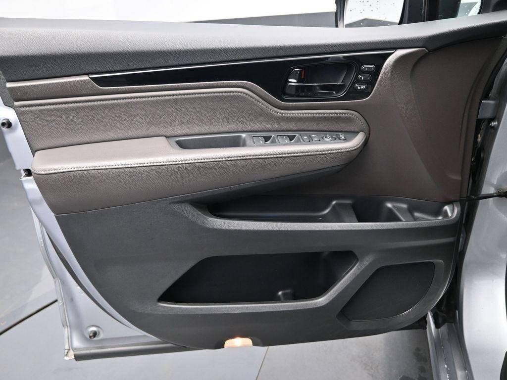2024 Silver Honda Odyssey