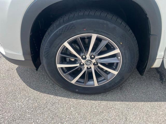 used 2018 Toyota Highlander Hybrid car, priced at $23,324