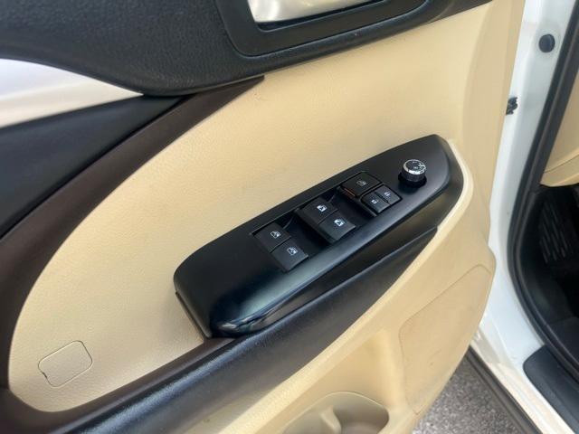 used 2018 Toyota Highlander Hybrid car, priced at $23,324