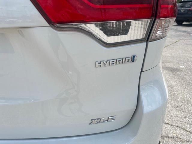 used 2018 Toyota Highlander Hybrid car, priced at $23,324