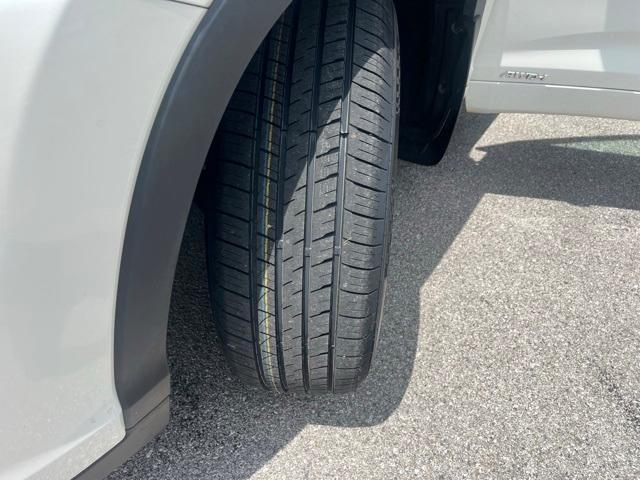 used 2018 Toyota Highlander Hybrid car, priced at $23,324