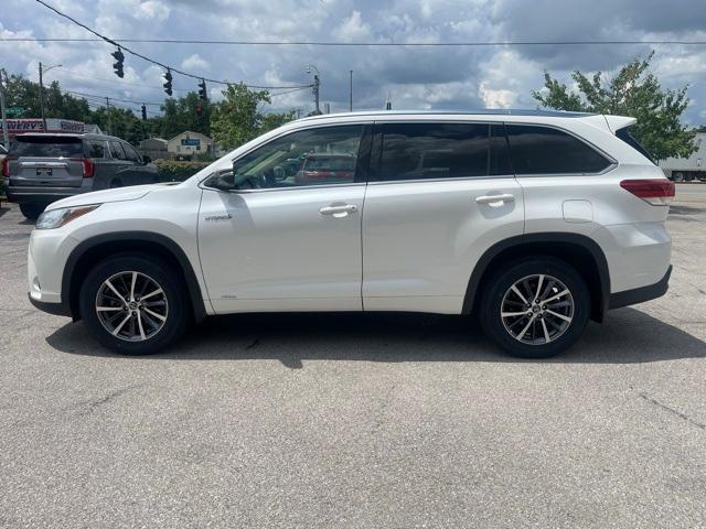 used 2018 Toyota Highlander Hybrid car, priced at $23,324