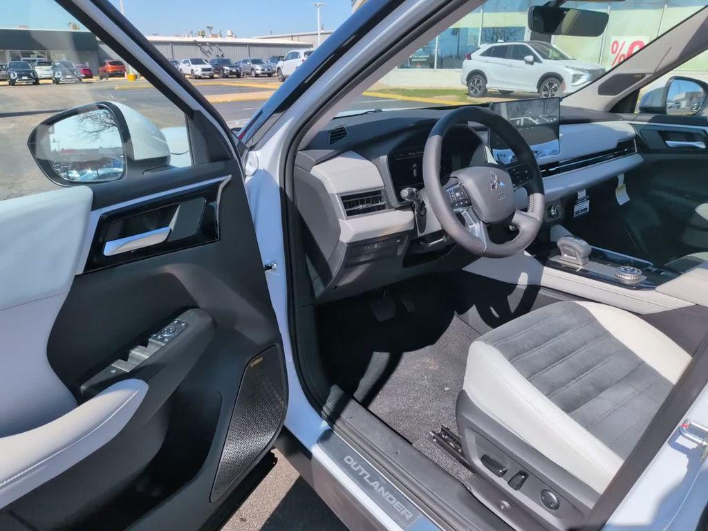 new 2026 Mitsubishi Outlander car, priced at $39,743