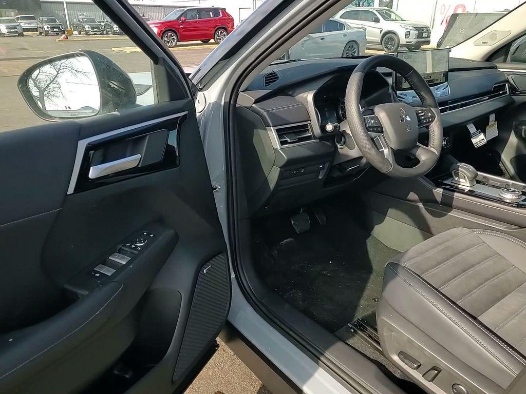 new 2026 Mitsubishi Outlander car, priced at $40,243