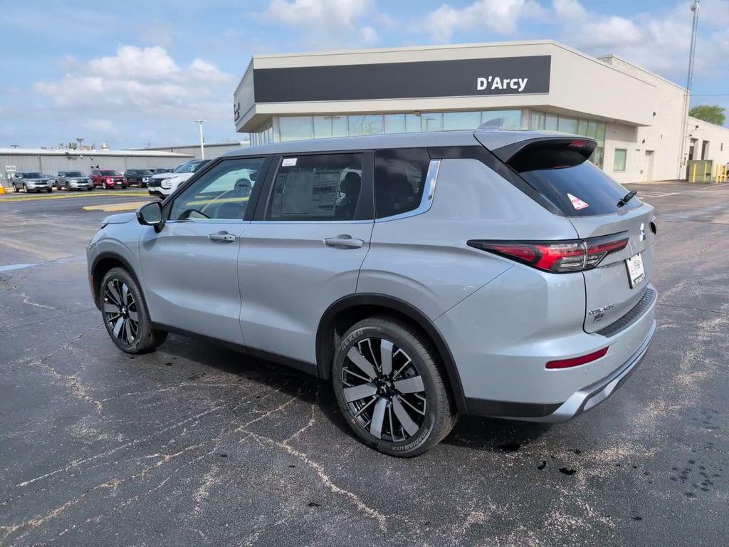 new 2026 Mitsubishi Outlander car, priced at $36,338