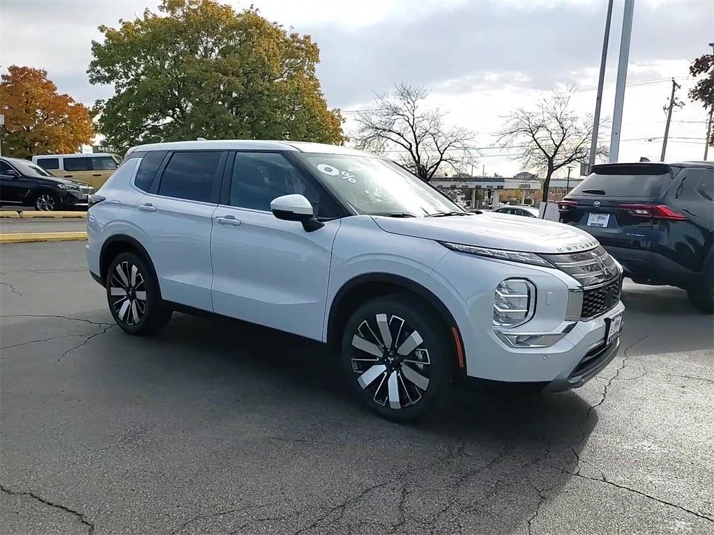 new 2025 Mitsubishi Outlander car, priced at $38,565