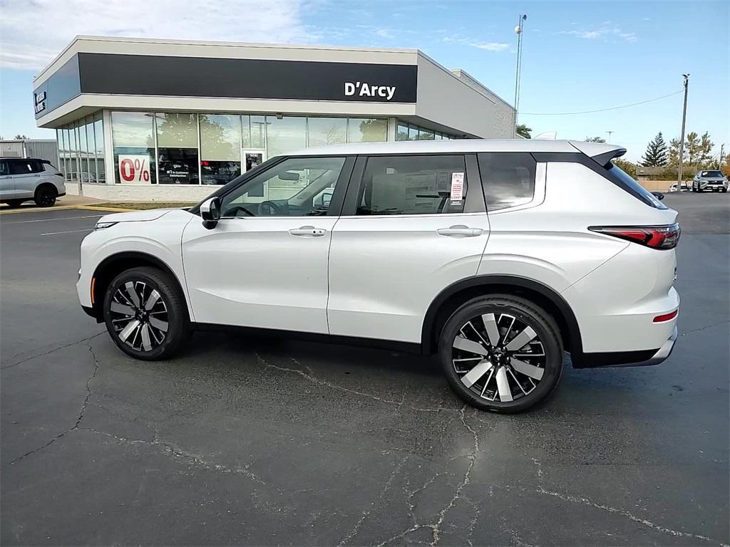 new 2025 Mitsubishi Outlander car, priced at $38,565
